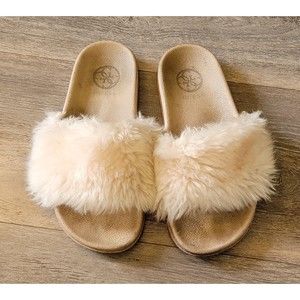 Guess Girls Size 5 Pink Faux Fur Sandals Slides Slippers